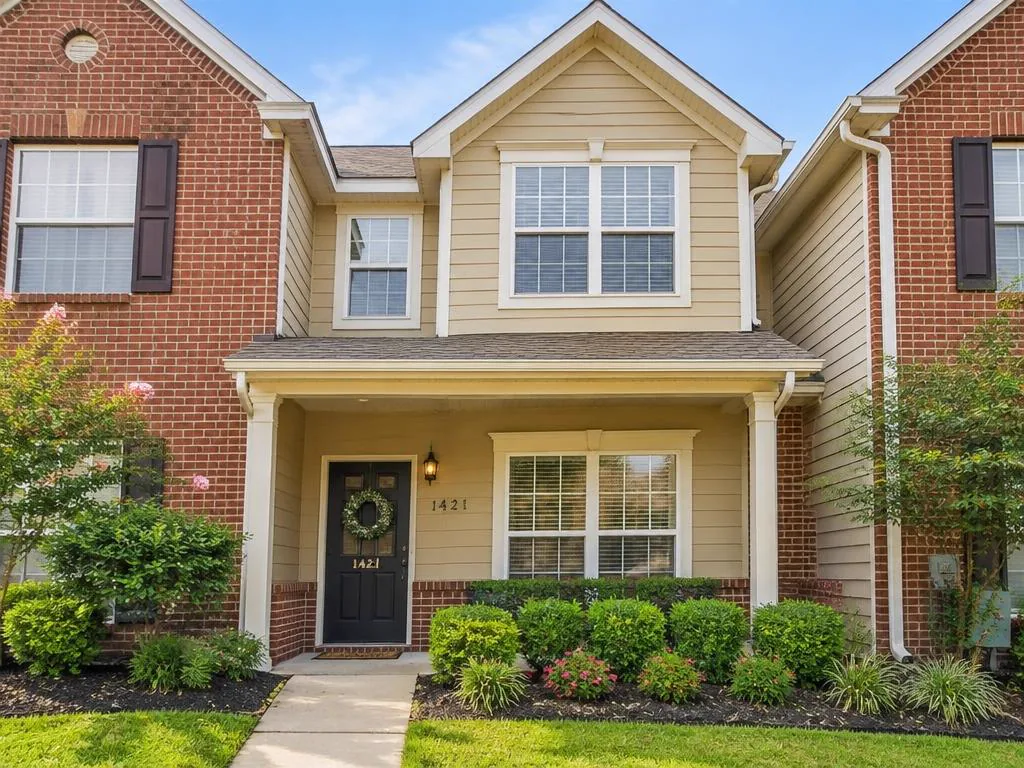 Townhome Near the Energy Corridor in Houston, TX